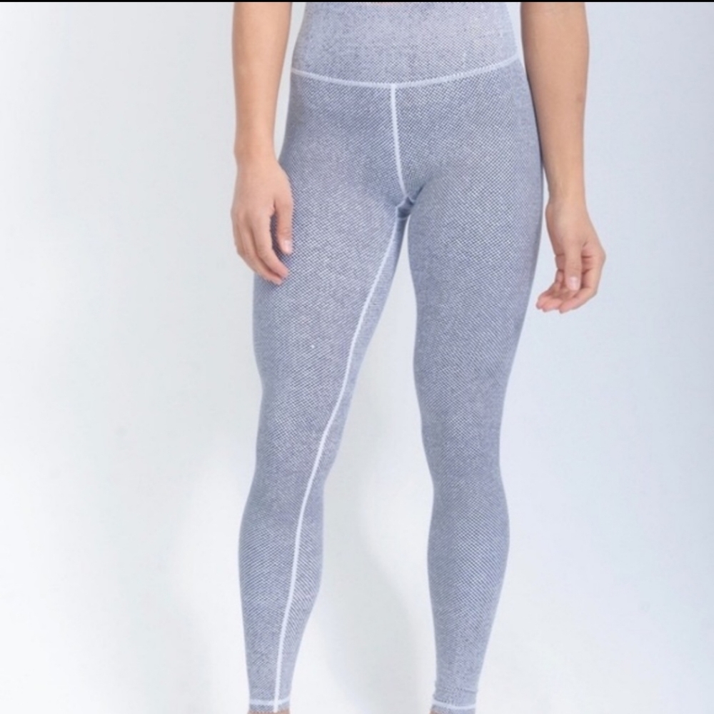 Zyia active Light n Tight Hi-Rise leggings.